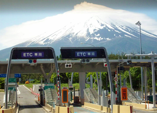 FE9EE063-C05E-4753-9EDF-485B97BA4348