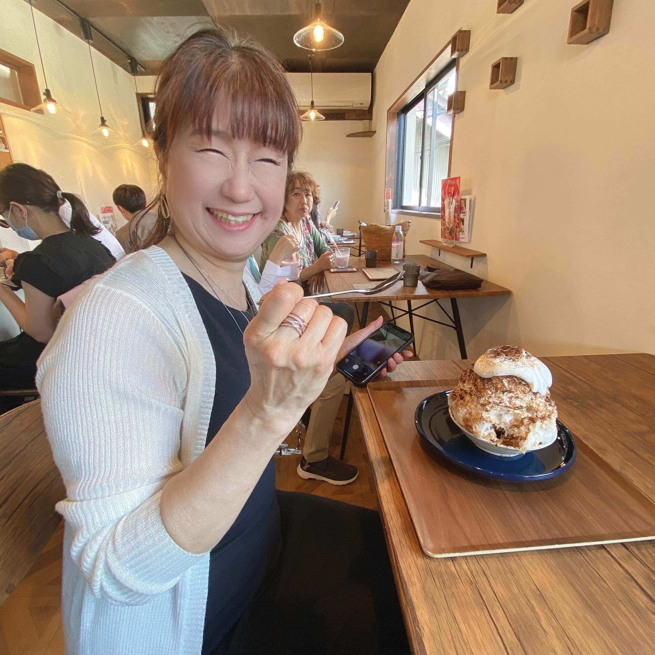 12AE32B2-4BDE-41BD-A101-59635A446BE1