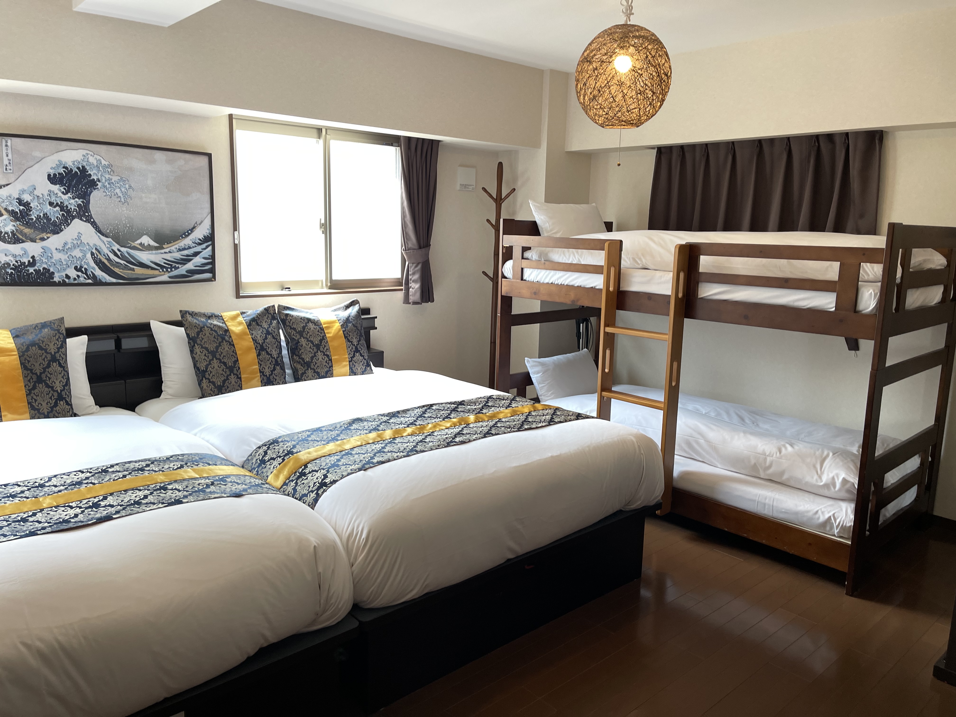 F22B7B78-D9A3-48C7-A7C1-A2E9288F1CD9